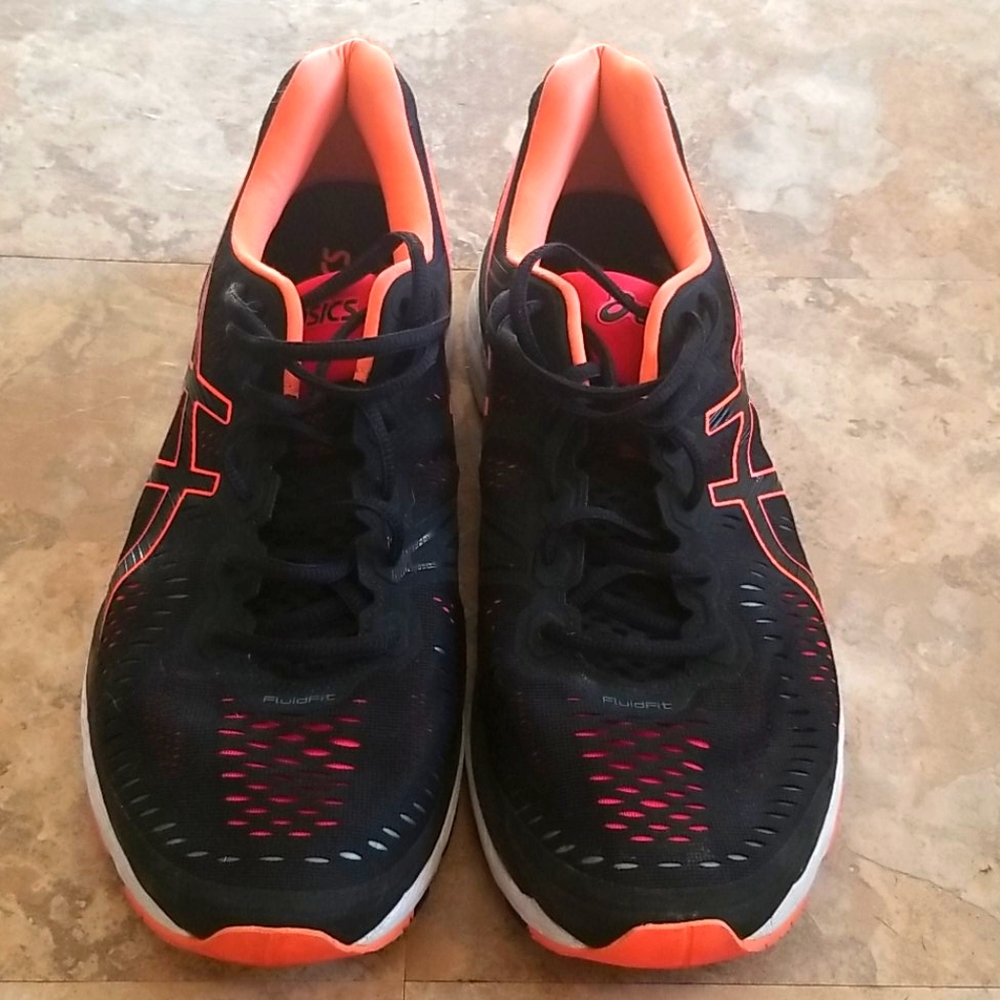 EUC Men's Asics Kayano 23
